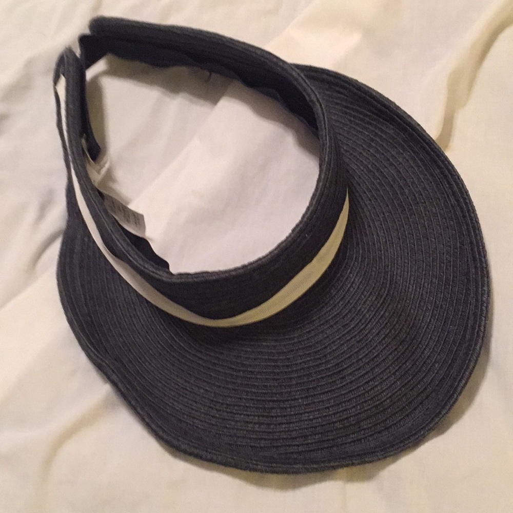 L.L. Bean Navy Woman’s Visor
